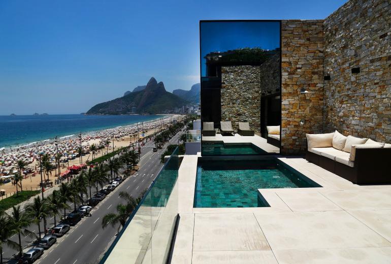 Rio055 - Fantástica cobertura com vista pro mar