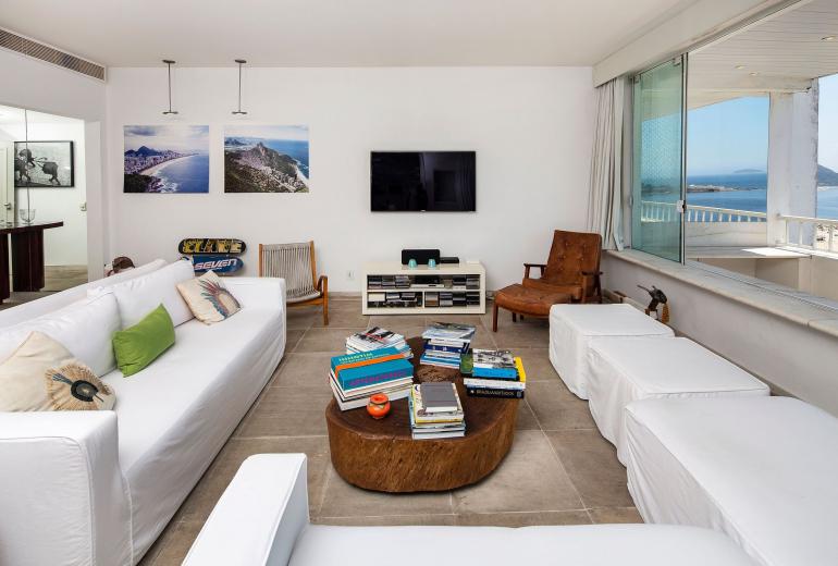 Rio251 - Beautiful apartment in Copacabana