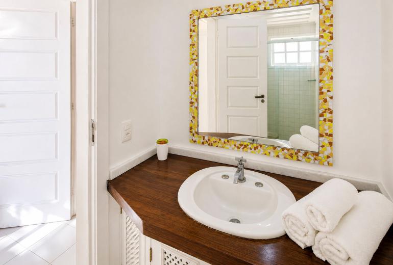 Buz005 - Beautiful mansion in front of the sea in Búzios