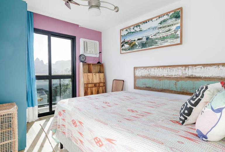 Rio069 - Beautiful 3 bedroom penthouse in Ipanema