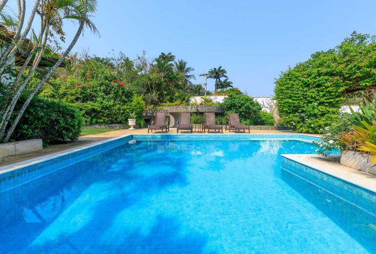 Buz029 - Prestigious house in front of the sea in Búzios