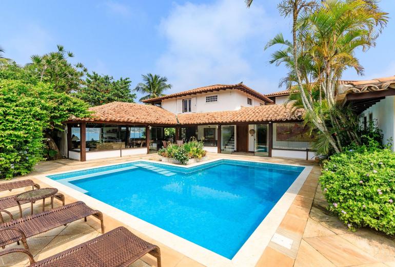 Buz029 - Prestigious house in front of the sea in Búzios