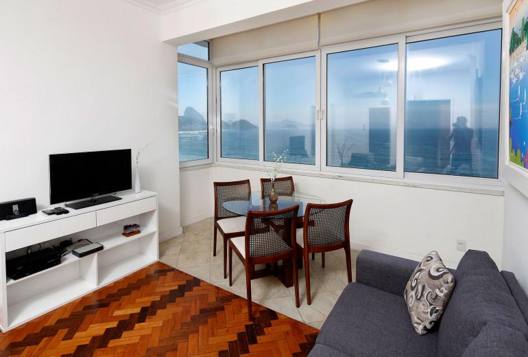 Rio079 - Beachfront 3 bedroom apartment in Copacabana