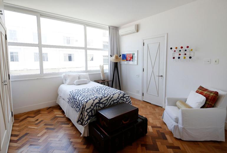 Rio231 - Cozy apartment with sea view in Copacabana