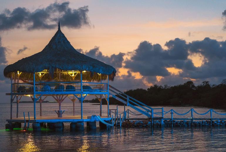 Car009 - Magnífica casa ecológica en la isla de Tintipán