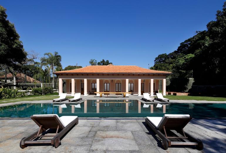 Rio013-Casarao de luxo com 7 suites no Jardim Botanico