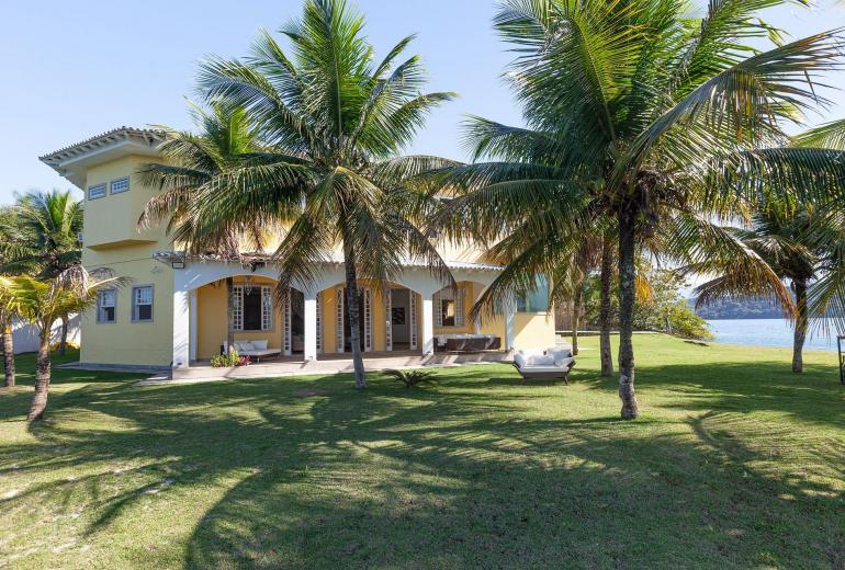 Ang036 - Mansion on Cavaco Island in Angra dos Reis
