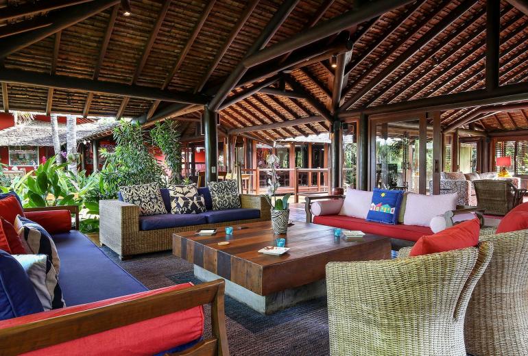 Bah003 - Luxury villa with tropical Bahian design
