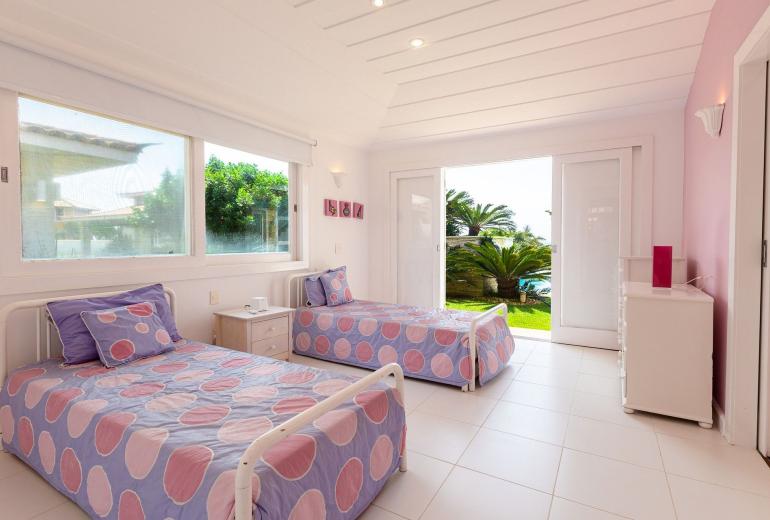 Buz043 - Villa de luxe avec piscine en front de mer à Buzios