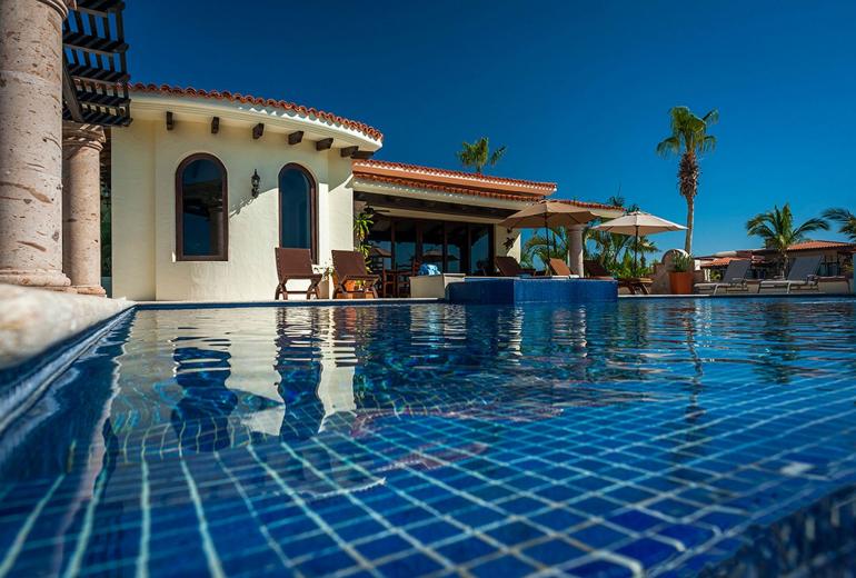 Cab005 - Hermosa villa con piscina infinita en Los Cabos