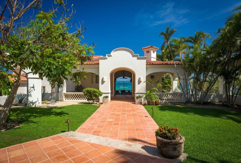 Cab007 - Hermosa villa de 5 cuartos frente mar en Los Cabos