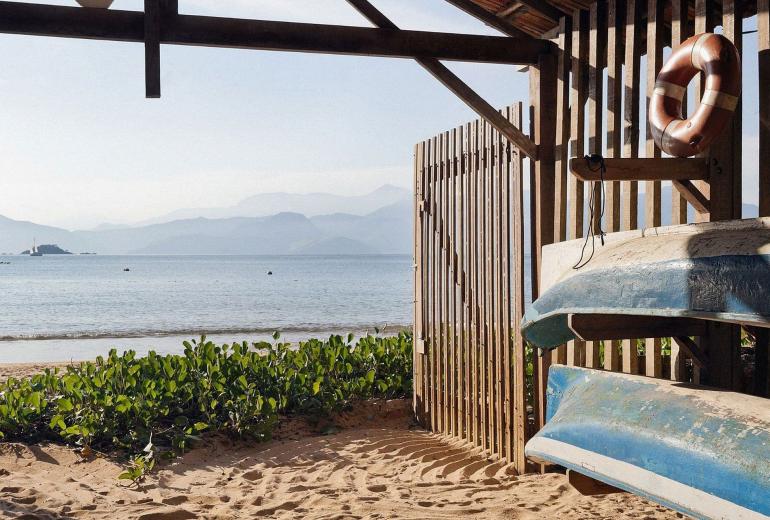 Ang037 - Beau villa en front de mer à Angra dos Reis