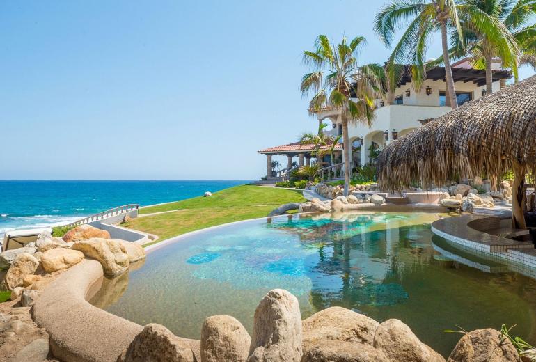 Cab012 - Beautiful villa with 7 suites in Los Cabos