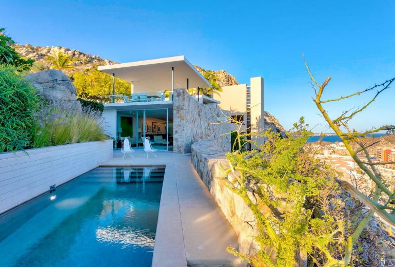 Cab018 - Exclusive villa with sea view in Los Cabos