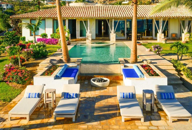 Cab023 - Beautiful sea front villa with pool in Los Cabos