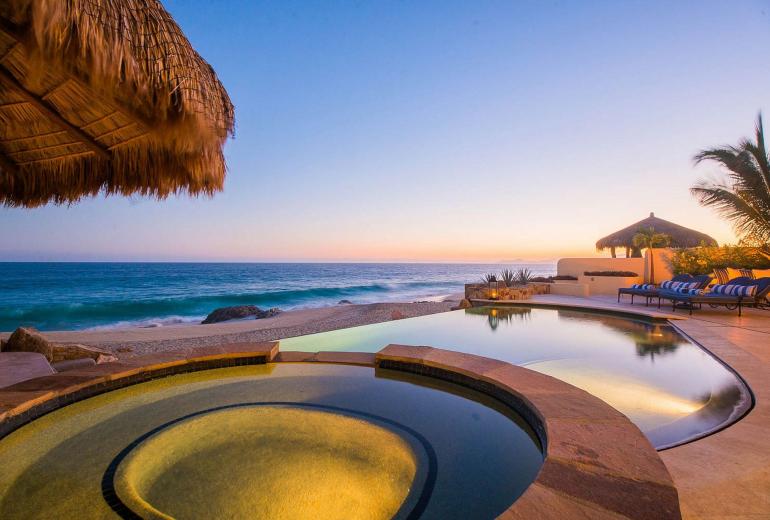 Cab024 - Luxurious seafront villa with pool in Los Cabos