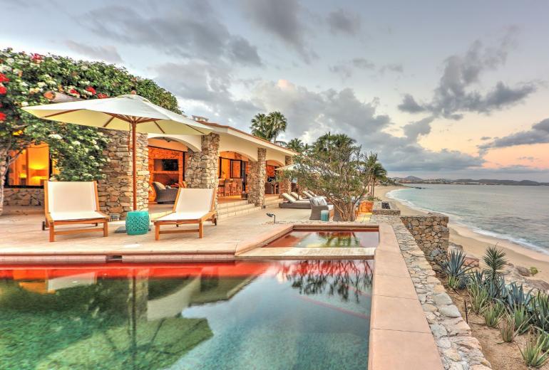 Cab026 - Villa de 5 cuartos con playa privada en Los Cabos