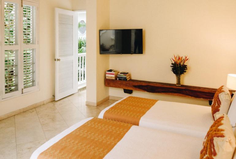 Car048 - Luxurious 4 bedroom villa with beautiful view