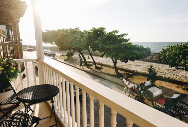 Car048 - Luxurious 4 bedroom villa with beautiful view