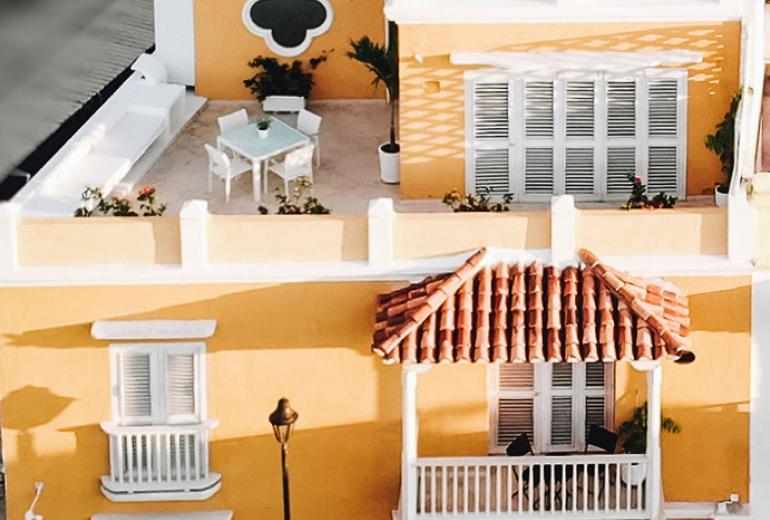 Car048 - Luxurious 4 bedroom villa with beautiful view