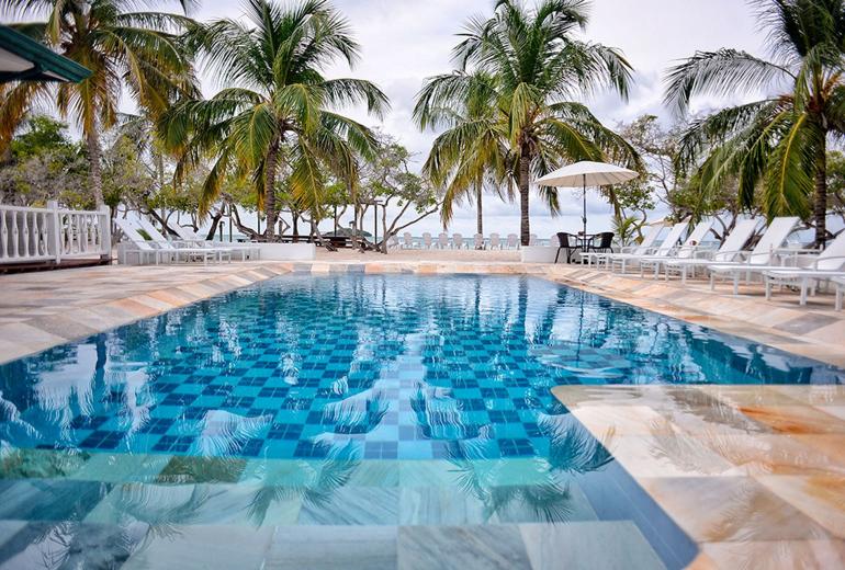 Car074 - Hermosa casa frente al mar con piscina en Cartagena