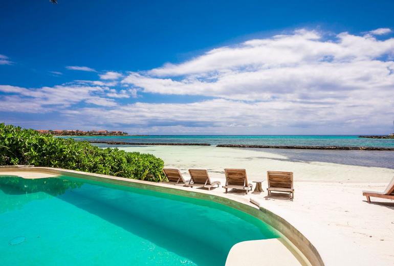 Pta002 - Luxury beachfront villa in Puerto Aventuras