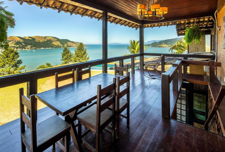 Ang044 - Casa com linda vista em Mangaratiba