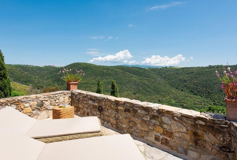 Tus008 - Spectacular Tuscan Castle from XI century