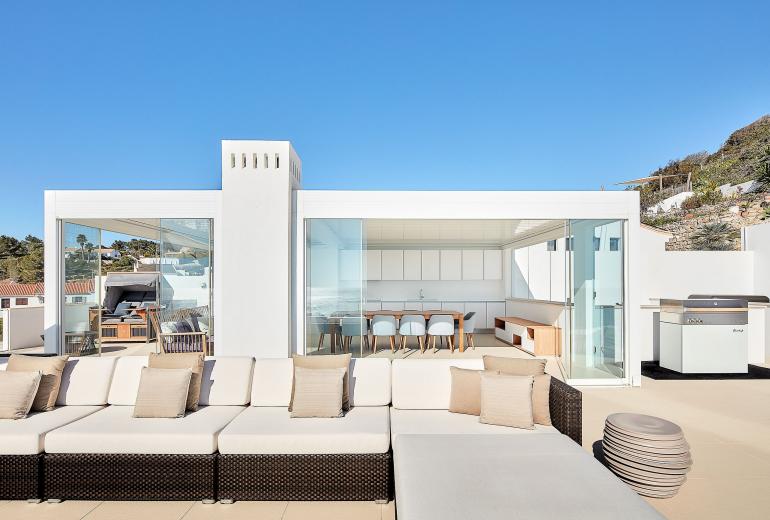 Alg002 - Elegância sobre as Falésias com Vista Mar