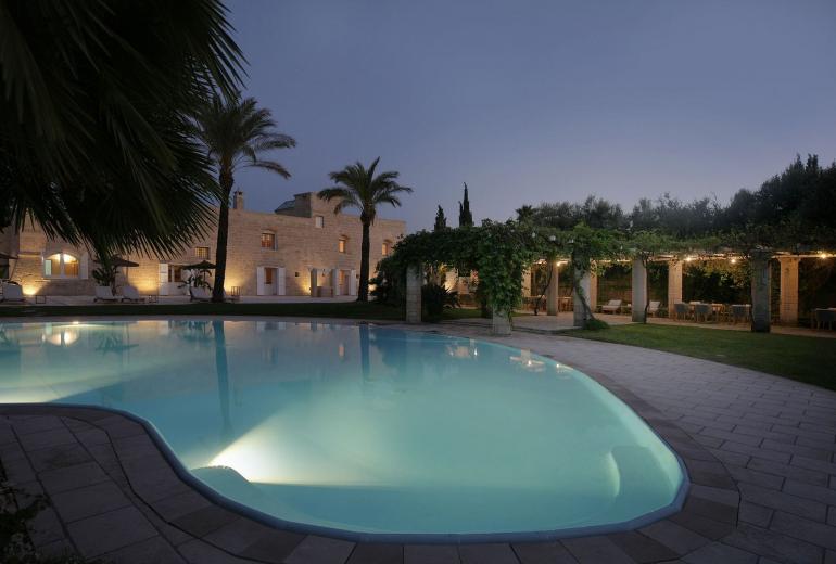 Pug004 - Luxurious modern vacation home, Puglia, Italy