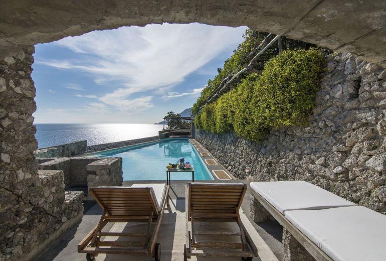 Cam010 - Villa de luxe moderne sur la côte amalfitaine