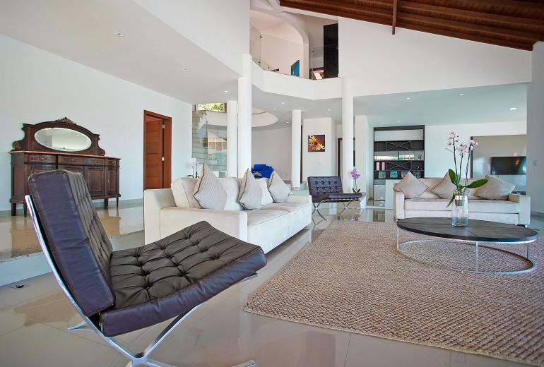 Buz016 - Beautiful villa with 6 suites in Buzios