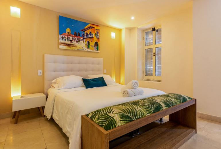 Car042 - 13 Bedroom Mansion in the Old City, Cartagena