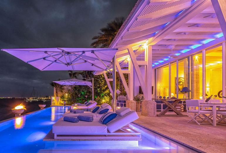 Can002 - Villa privada frente al mar en Cancún