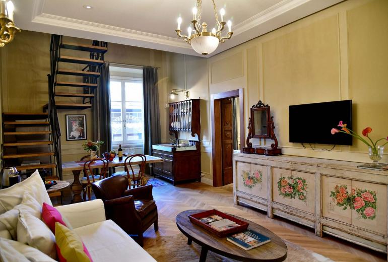 Tus016 - Luxurious 2 Room Apartment