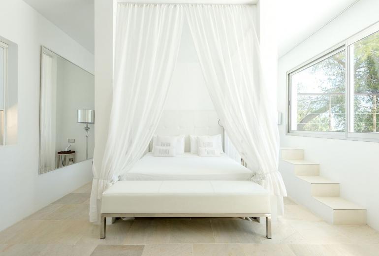 Ibi002 - Most Exclusive Luxury Villa in Ibiza