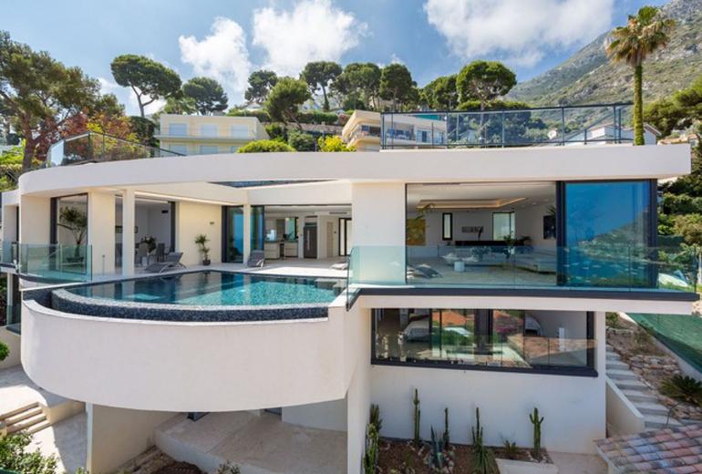 Azu005 - Villa overlooking the bay of Eze, French Riviera