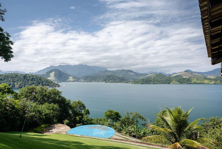 Ang014 - Beautiful 6 bedroom house with wide views in Angra