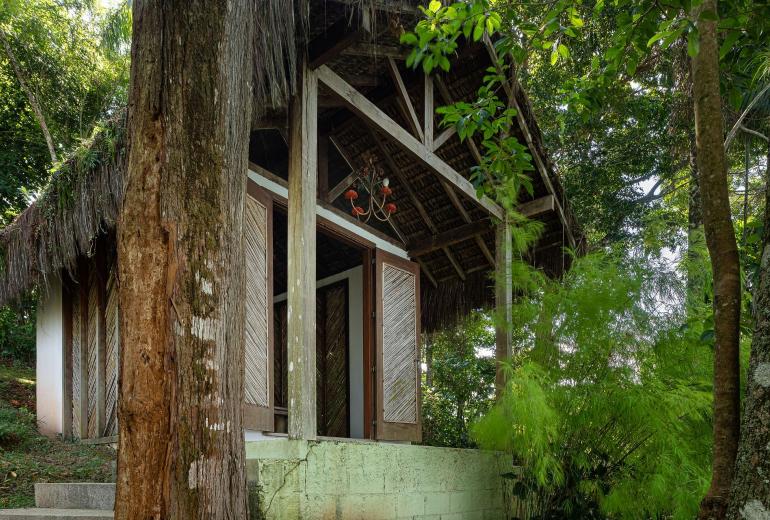 Ang014 - Linda casa de 6 suítes com ampla vista em Angra
