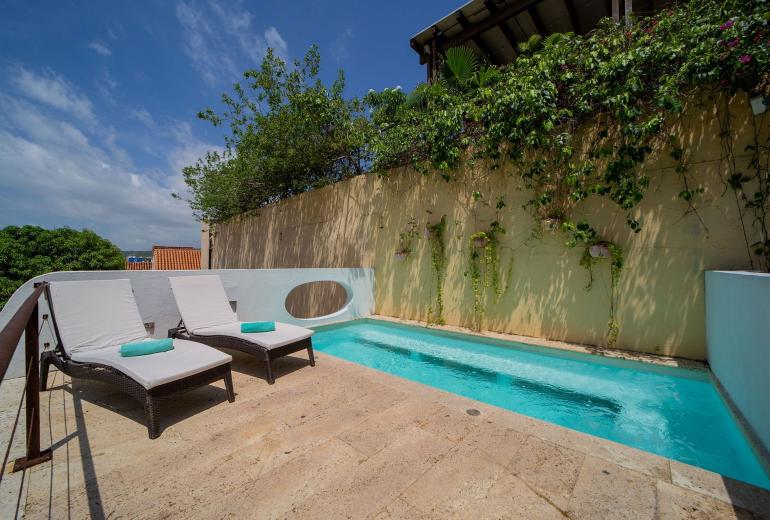 Car056 - Charming 7 bedroom colonial house in Cartagena