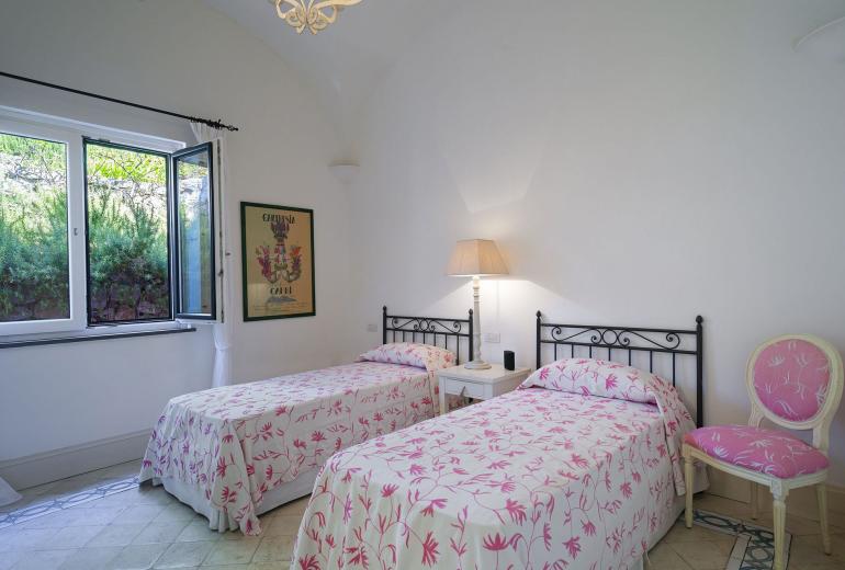 Cam013 - Villa in Capri town, Campania