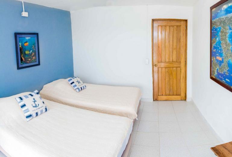 Car076 - Beautiful 5 bedroom villa in Islas del Rosario