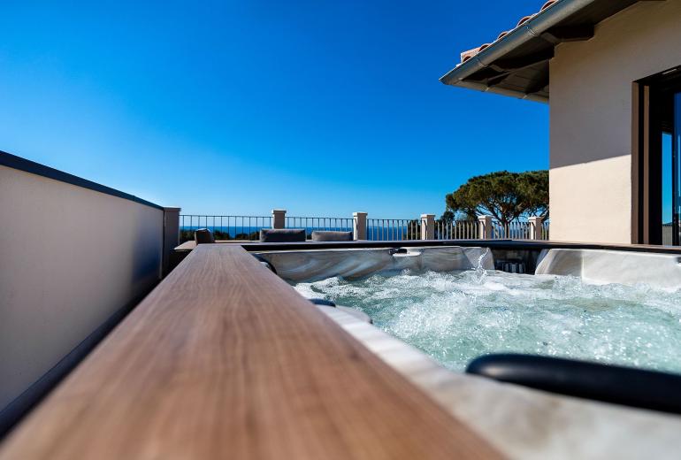 Azu017 - Private Villa with Rooftop Jacuzzi, French Riviera