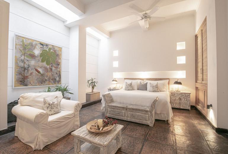 Car027 - Stunning 8 bedroom mansion in Old City, Cartagena