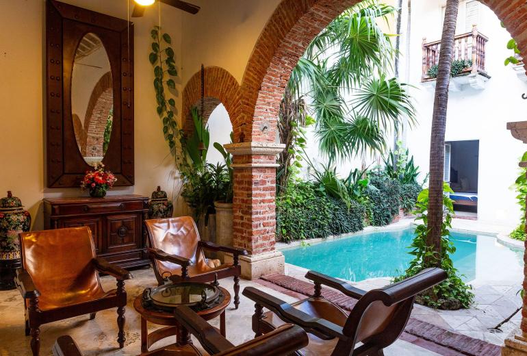 Car090 - Casa colonial con piscina en el Centro Historico