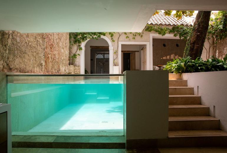 Car037 - Encantadora casa colonial con piscina en Cartagena