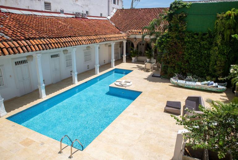 Car101 - Charming 8 bedroom colonial villa in Cartagena