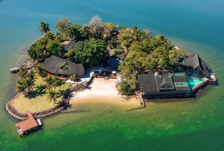 Ang004 - Espléndida isla con 9 suites en Angra