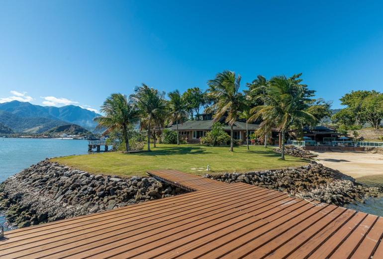 Ang004 - Espléndida isla con 9 suites en Angra