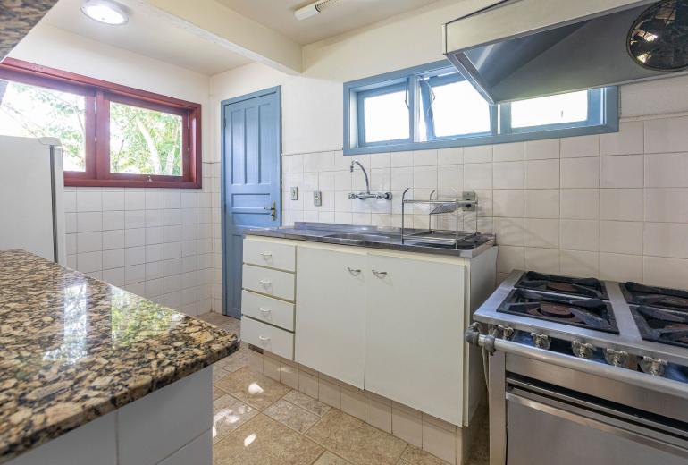 Ang049 - Bela casa em ilha em Angra dos Reis